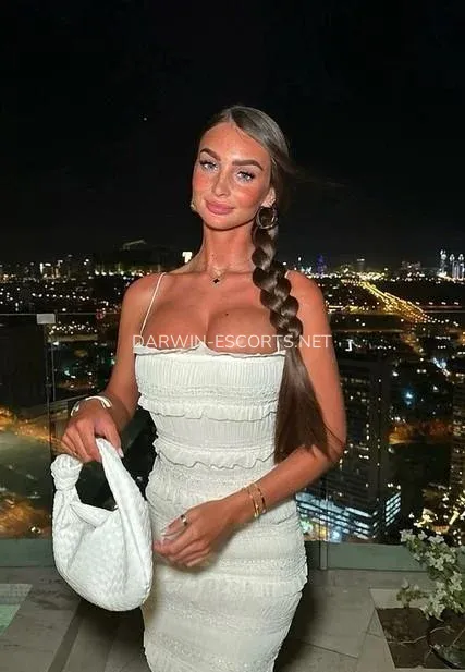 Darwin escorts Jessica — 4