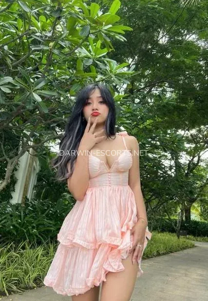 Darwin escorts Cristina — 6