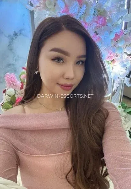 Darwin escorts Klara — 6