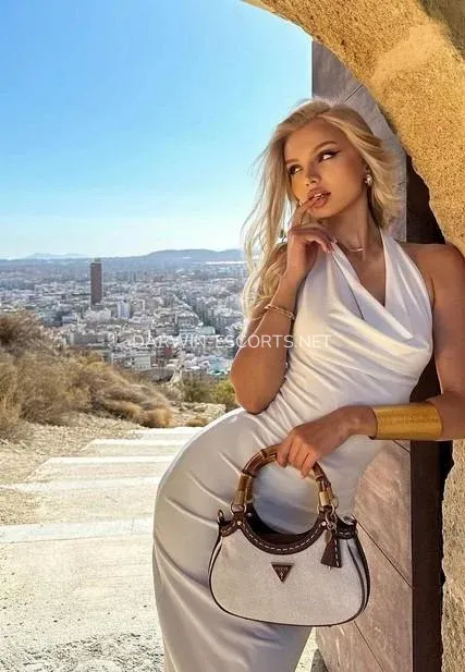 Darwin escorts Silvia — 1