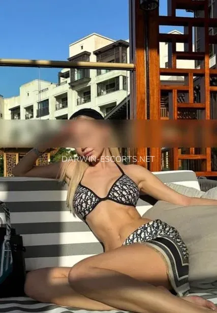 Darwin escorts Amaya — 6
