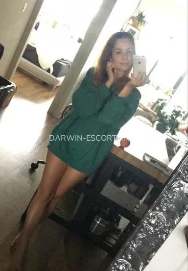Darwin escorts Liliana — 4