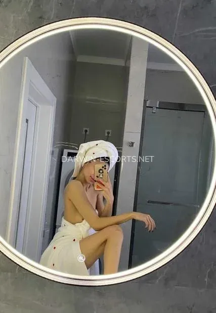 Darwin escorts Kathryn — 5