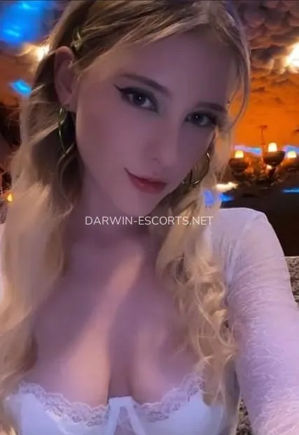 Darwin escorts Gianna — 2