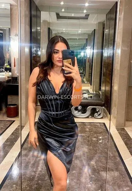 Darwin escorts Agnes — 3