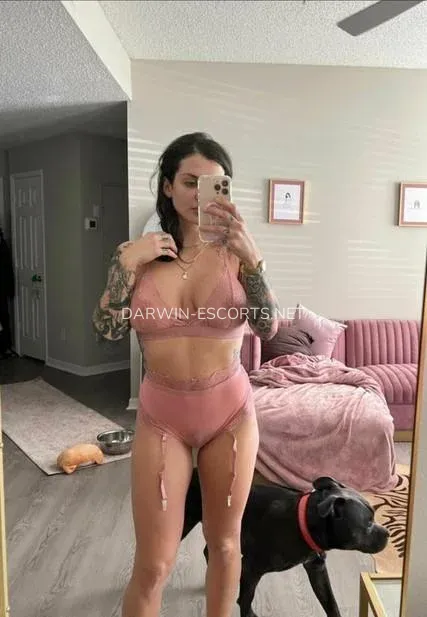 Darwin escorts Elisabeth — 1