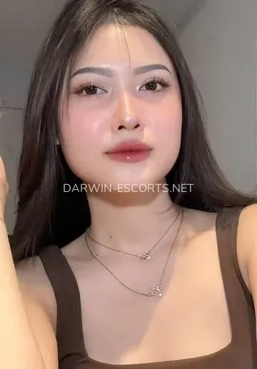 Darwin escorts Julia — 3