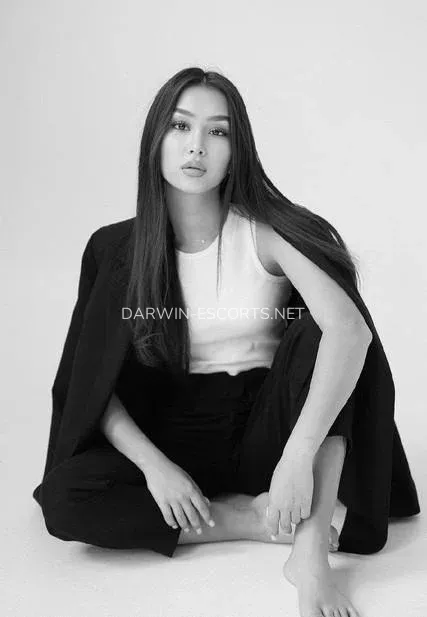 Darwin escorts Sadie — 5