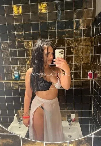Darwin escorts Anneli — 3