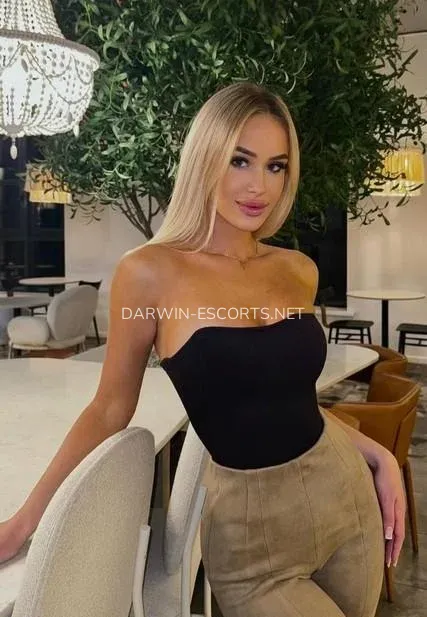 Darwin escorts Kendall — 4