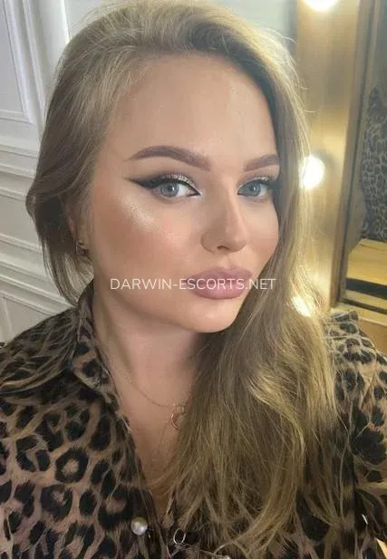 Darwin escorts Ariana — 4