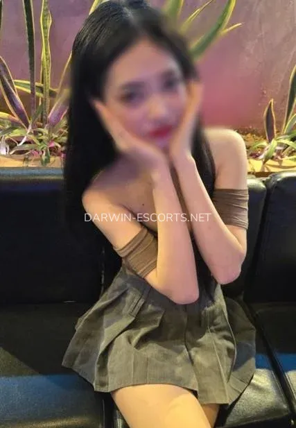 Darwin escorts Ariel — 3