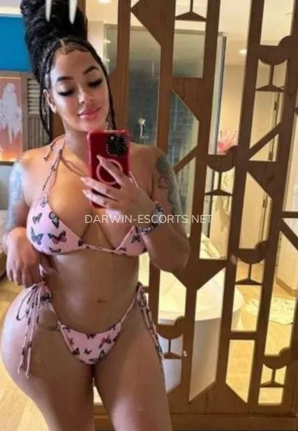 Darwin escorts Stephanie — 4