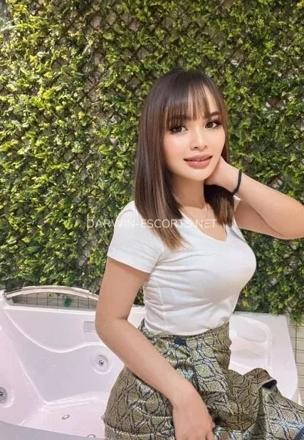 Darwin escorts Linda — 3