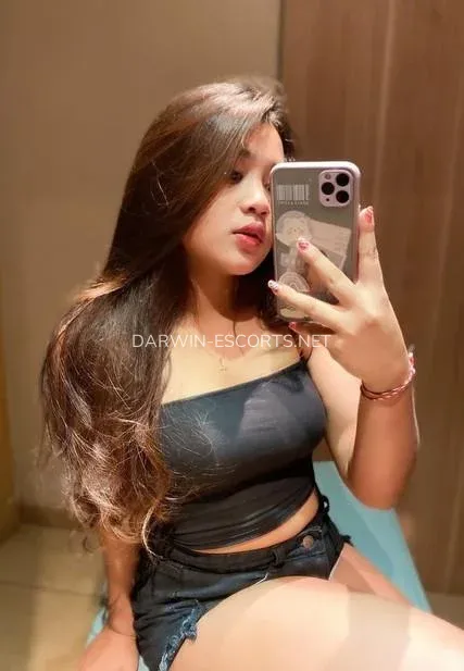Darwin escorts Rachel — 4