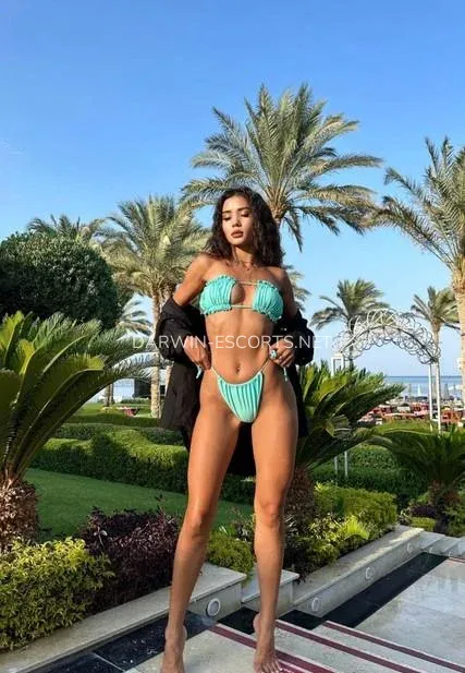 Darwin escorts Shelby — 1