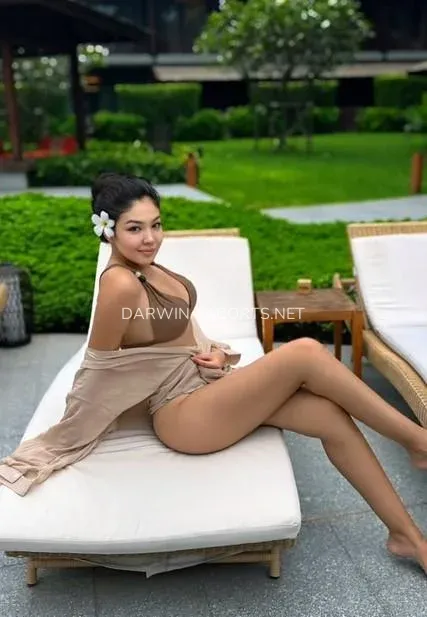 Darwin escorts Pamela — 8