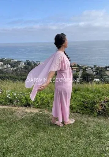 Darwin escorts Jenna — 4