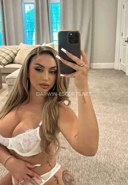 Darwin escorts Maj — 6