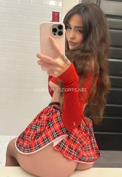 Darwin escorts Annabelle — 3