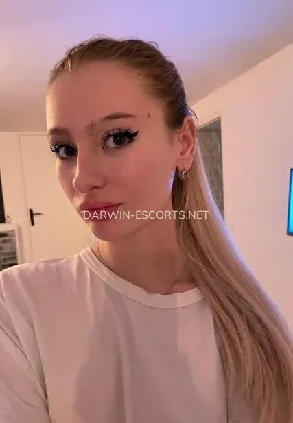 Darwin escorts Preciosa — 7
