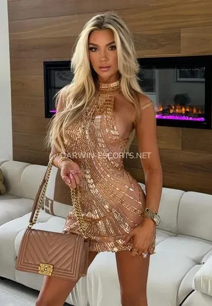 Darwin escorts Susana — 3