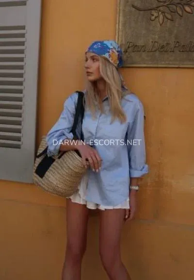 Darwin escorts Inger — 3