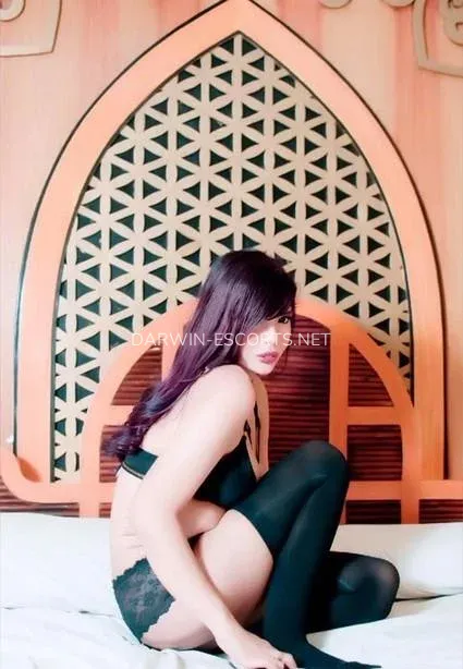 Darwin escorts Sofia — 9