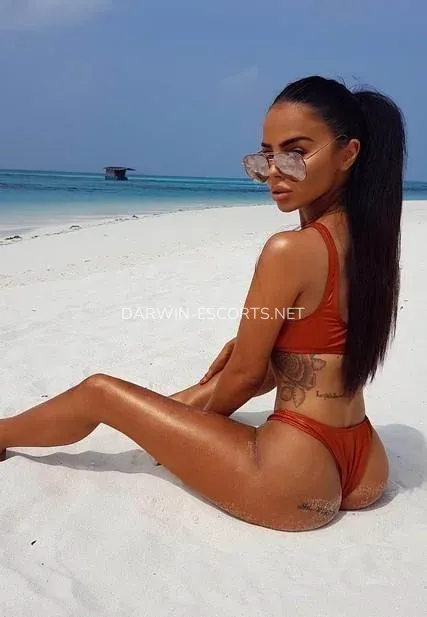 Darwin escorts Alma — 3