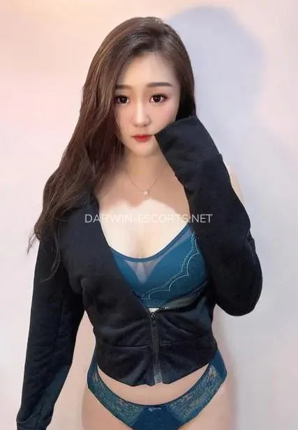 Darwin escorts Gun — 4