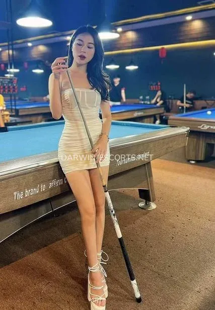 Darwin escorts Ann-marie — 3