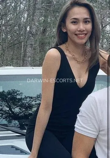 Darwin escorts Sofia — 4