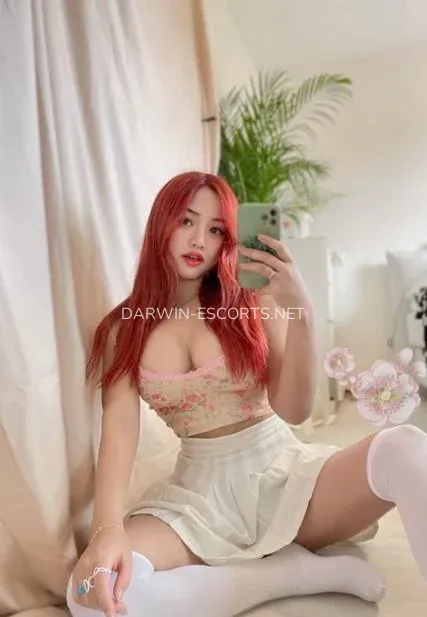 Darwin escorts Cristina — 8