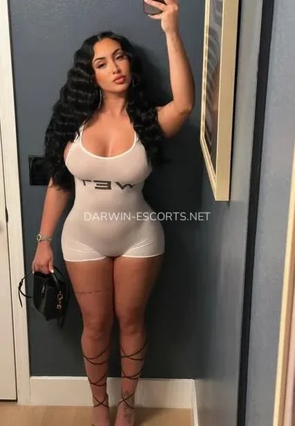 Darwin escorts Maj — 4