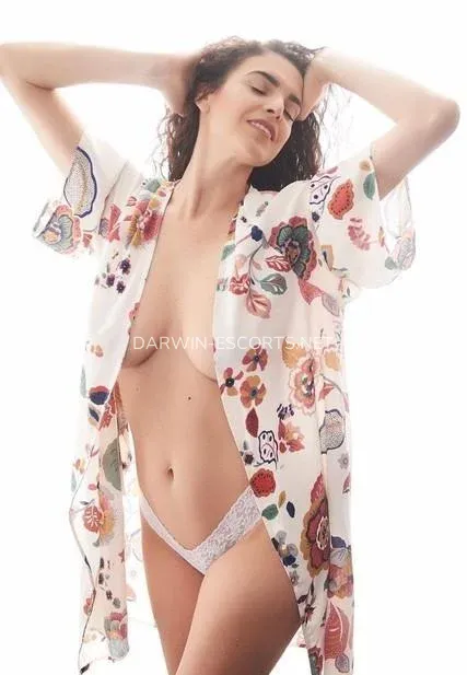 Darwin escorts Karin — 1