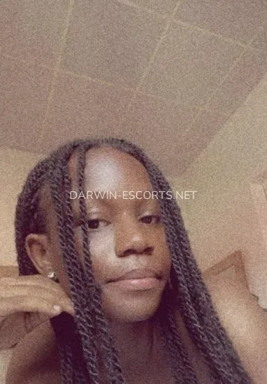 Darwin escorts Alondra — 6