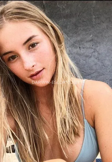 Darwin escorts Simona — 6