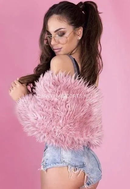 Darwin escorts Amanda — 5