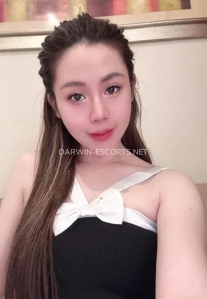 Darwin escorts Barbro — 5