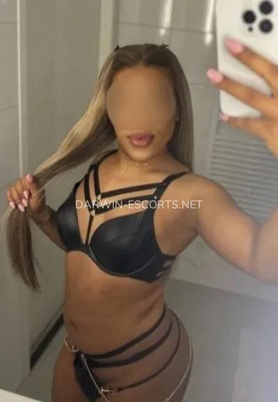 Darwin escorts Natacha — 3