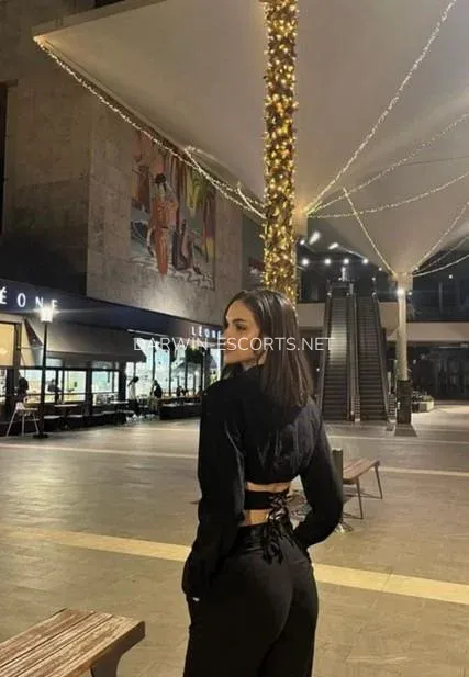 Darwin escorts Lovisa — 4