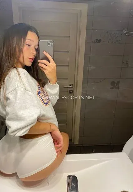 Darwin escorts Maj — 7