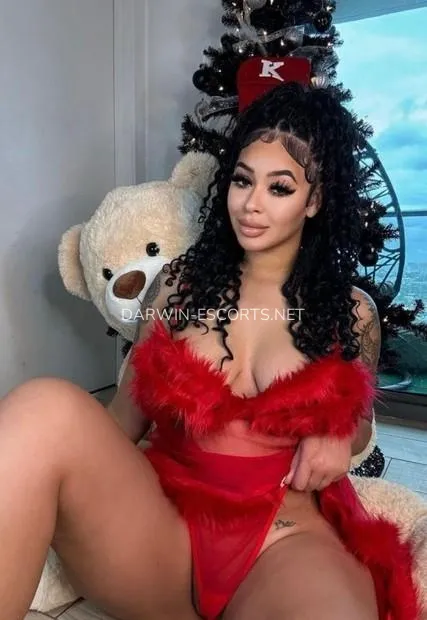 Darwin escorts Astrid — 2