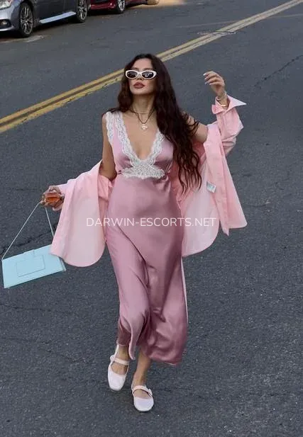 Darwin escorts Astrid — 3