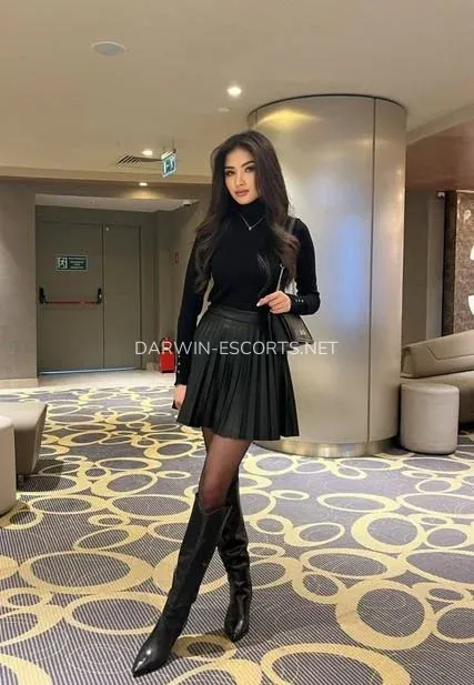 Darwin escorts Elisabeth — 10