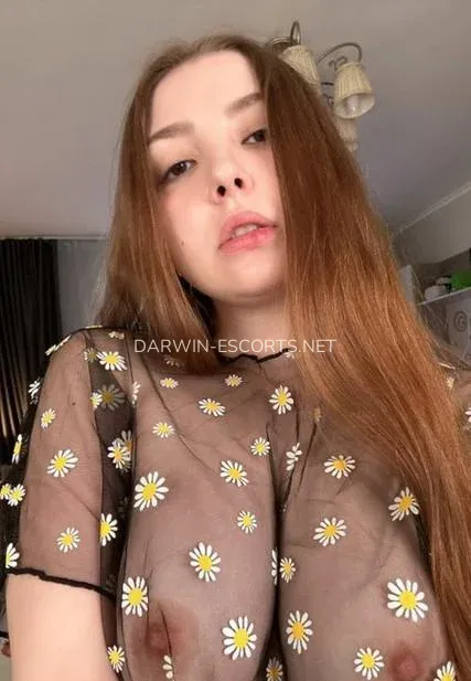 Darwin escorts Nieves — 5
