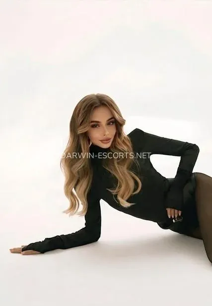 Darwin escorts Klara — 4