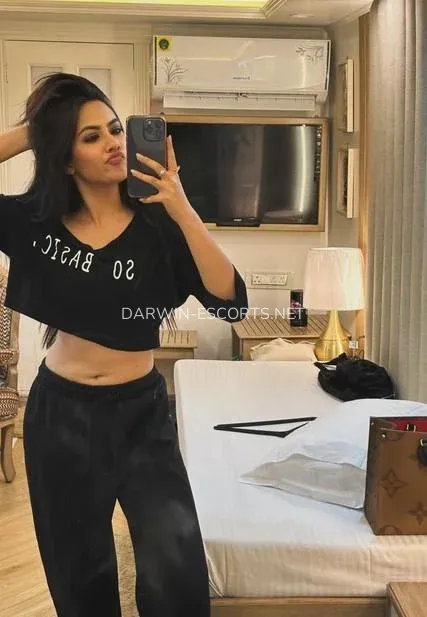 Darwin escorts Anneli — 1