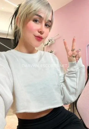 Darwin escorts Alyssa — 9
