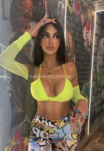 Darwin escorts Alyssa — 4